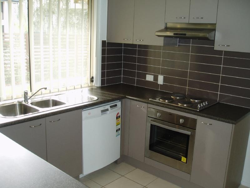 Sandstone Point QLD 4511