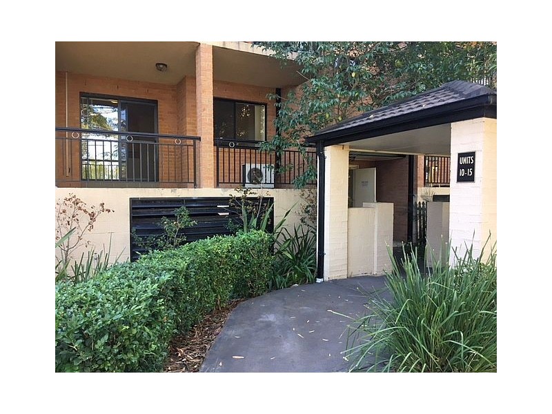 10/1 Batley Street, Gosford NSW 2250