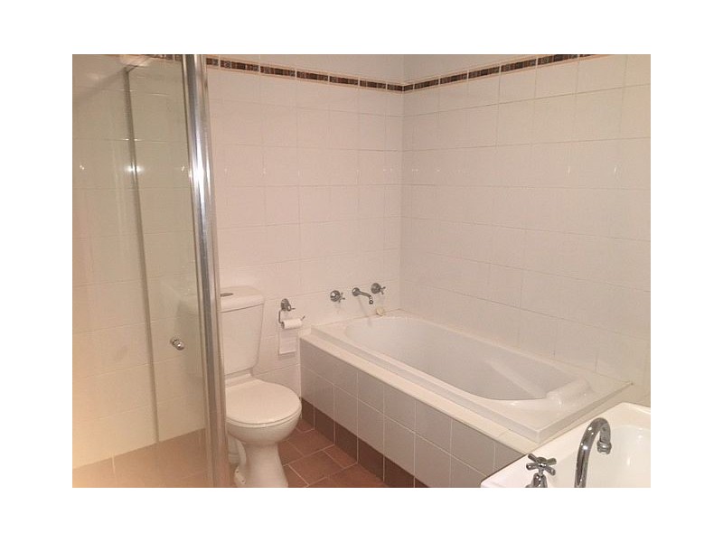 10/1 Batley Street, Gosford NSW 2250