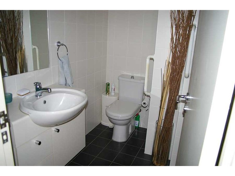 11/80 John Whiteway Drive, Gosford NSW 2250