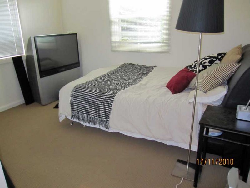 16 Moore Street, West Gosford NSW 2250