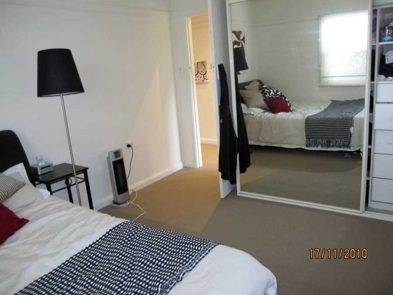 16 Moore Street, West Gosford NSW 2250