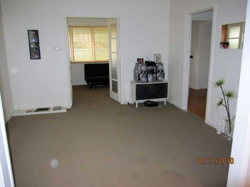16 Moore Street, West Gosford NSW 2250