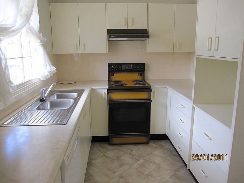 10 Bel-hilton Parade, West Gosford NSW 2250