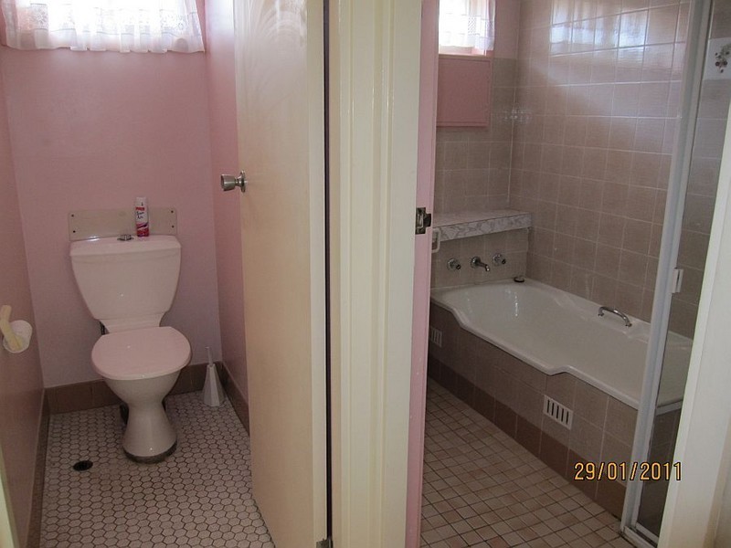 10 Bel-hilton Parade, West Gosford NSW 2250