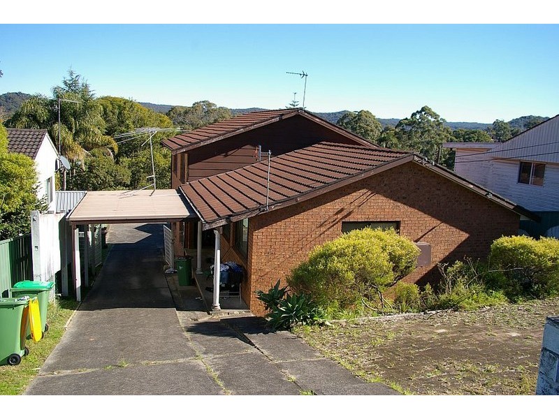 18 Day Street (Flat), Wyoming NSW 2250