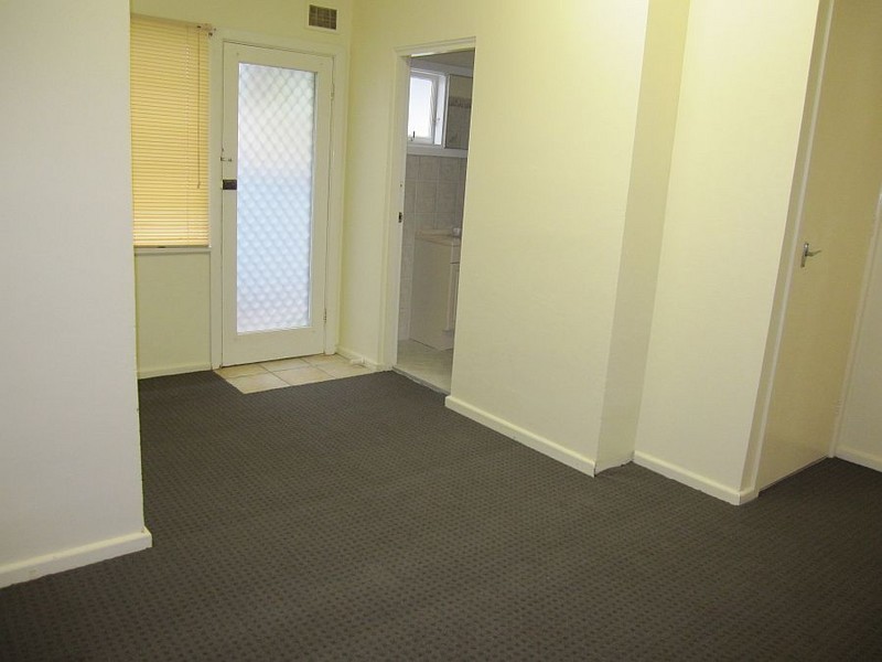 2/6 Margin Street, Gosford NSW 2250