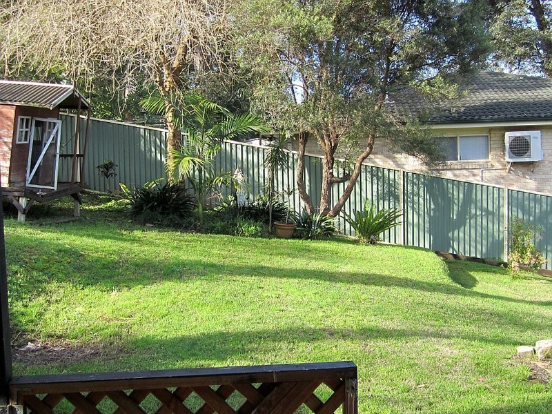 1 Roselands AVE, Wyoming NSW 2250