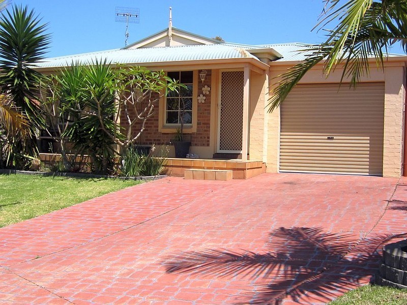 5 Winchester Drive, Lake Munmorah NSW 2259