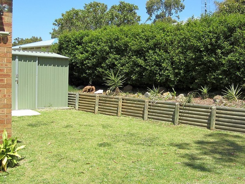 5 Winchester Drive, Lake Munmorah NSW 2259