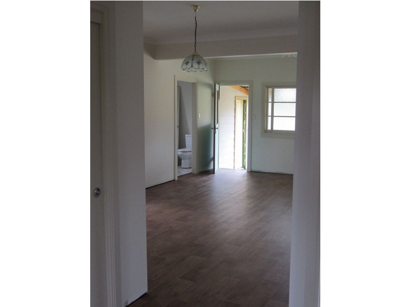 6 Cary Street, Wyoming NSW 2250