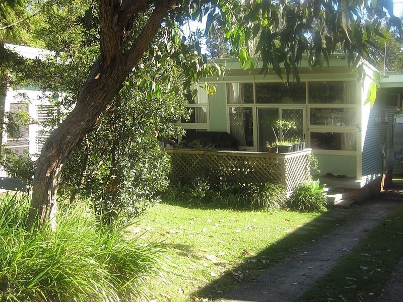 69 Lakin Street, Bateau Bay NSW 2261