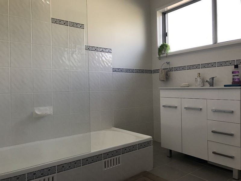 30 Spring Valley Avenue, Gorokan NSW 2263