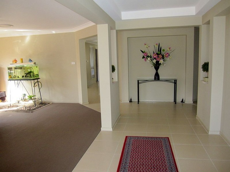 8 Hakone Road, Woongarrah NSW 2259