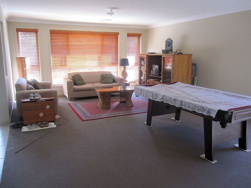 8 Hakone Road, Woongarrah NSW 2259