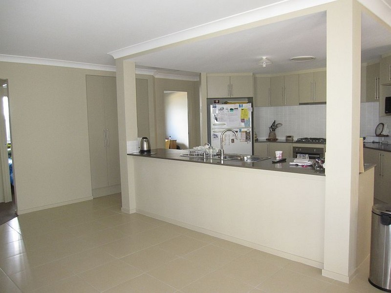 8 Hakone Road, Woongarrah NSW 2259