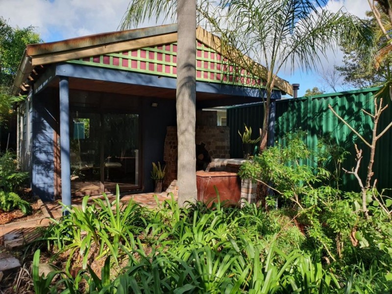 25 Winbin Crescent, Gwandalan NSW 2259