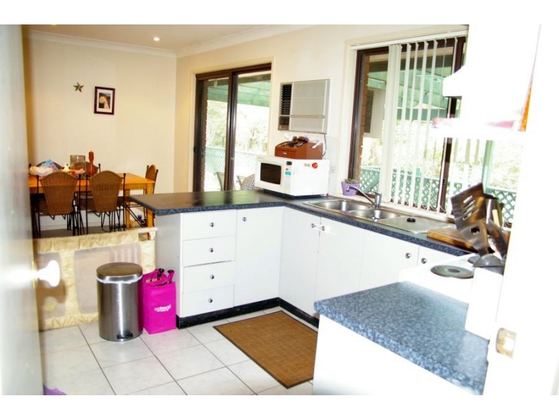 13 Perratt Close, Lisarow NSW 2250