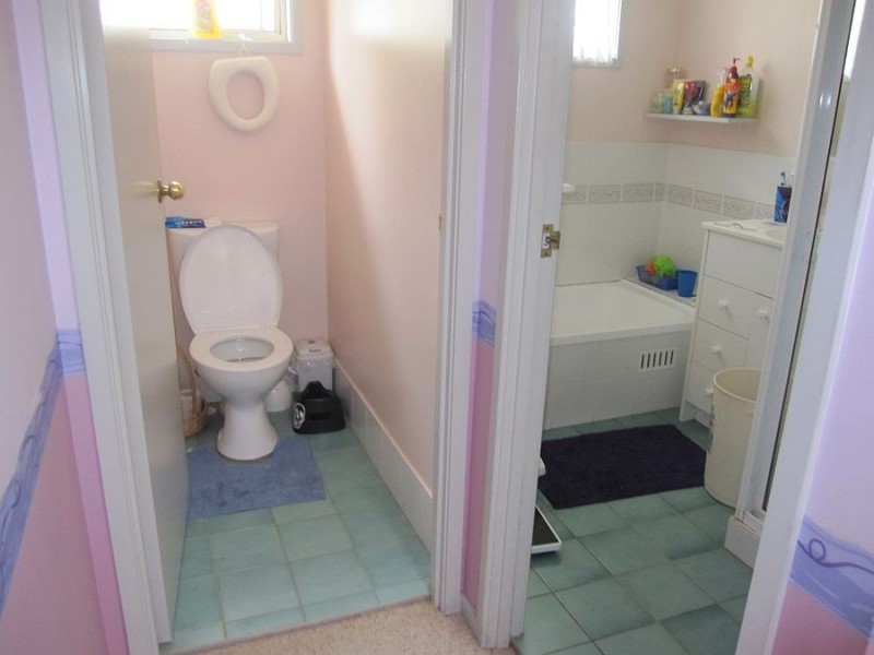 20 Berrys Head Road, Wyoming NSW 2250