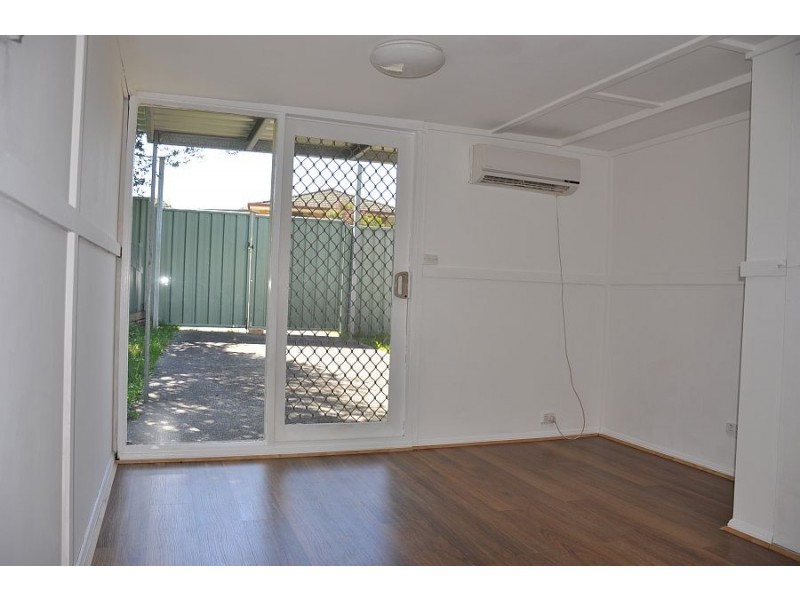 7 Isis Street, Wyoming NSW 2250