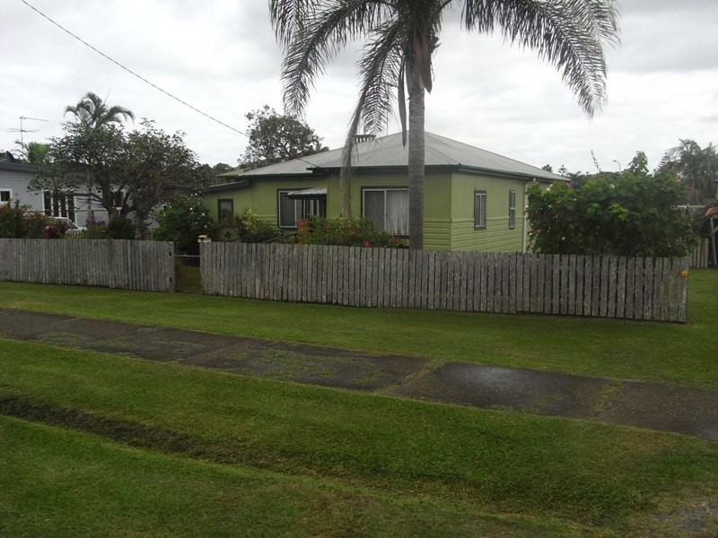 7 Main Street, Crescent Head NSW 2440