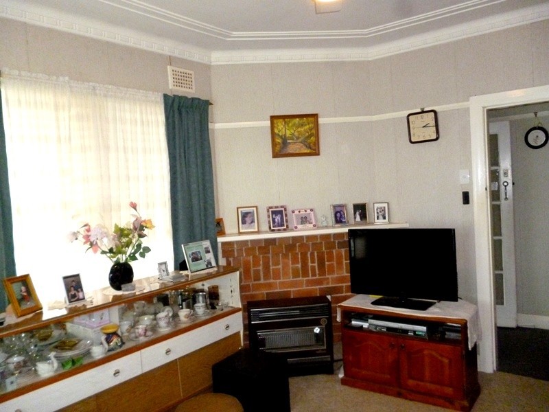 10 Cameron Street, West Kempsey NSW 2440