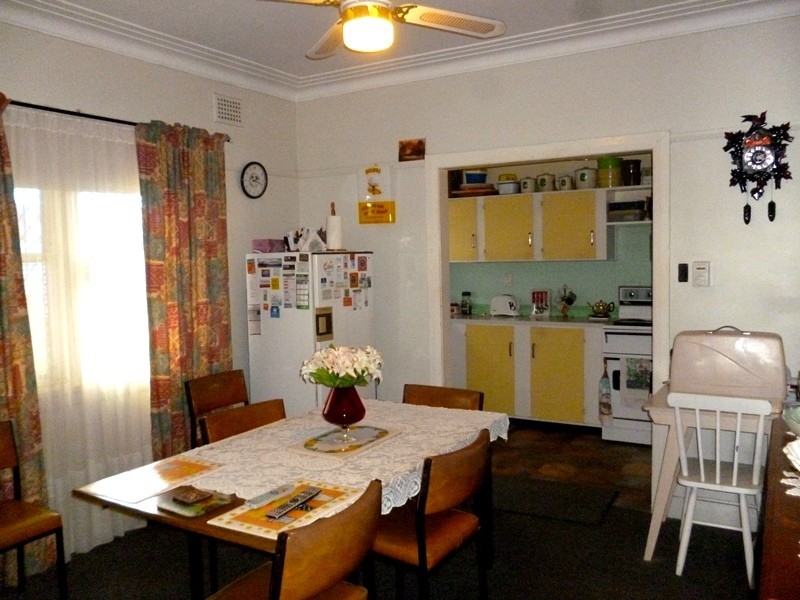 10 Cameron Street, West Kempsey NSW 2440