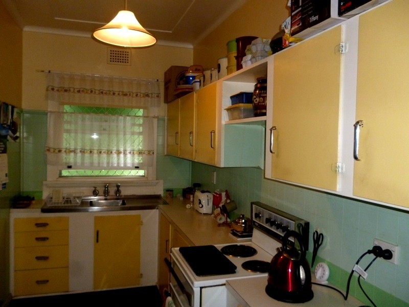 10 Cameron Street, West Kempsey NSW 2440