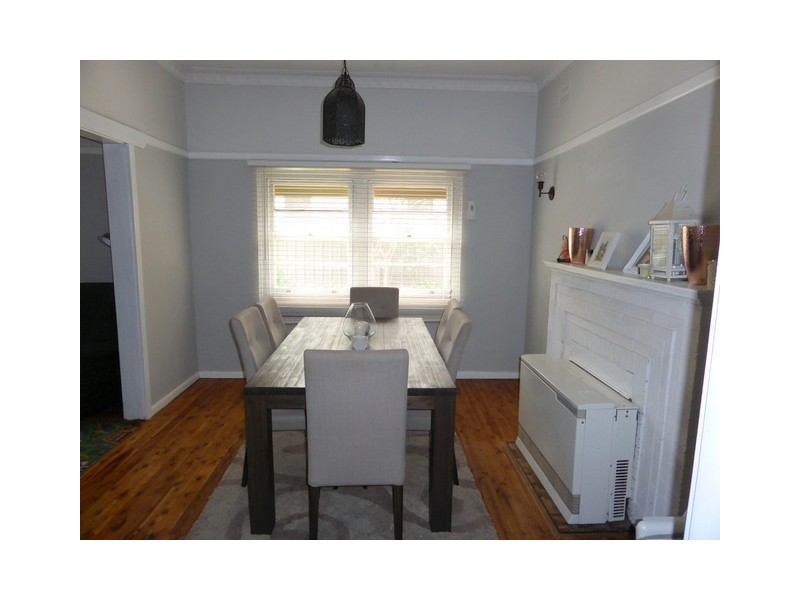 6 Weston Street, Parkes NSW 2870