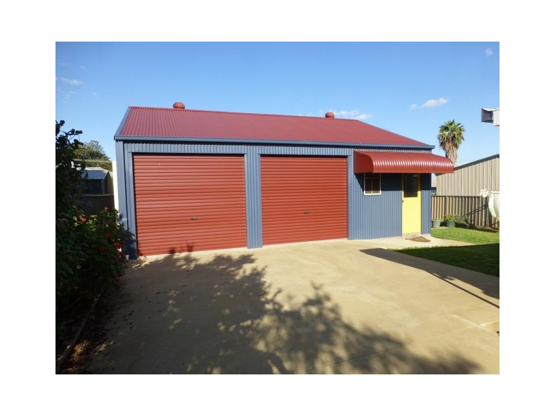 6 Weston Street, Parkes NSW 2870
