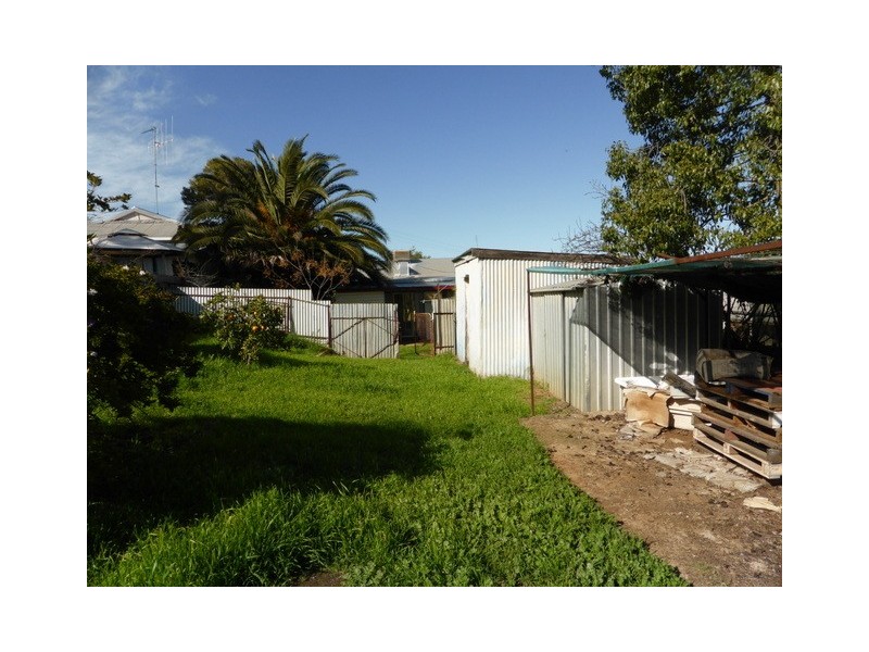 6 Drummond Street, Parkes NSW 2870