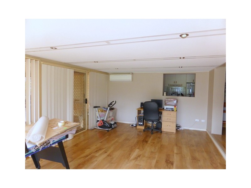 7 Mimosa Ave, Parkes NSW 2870