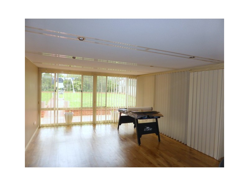 7 Mimosa Ave, Parkes NSW 2870