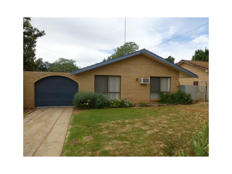 18 Callaghan Street, Parkes NSW 2870