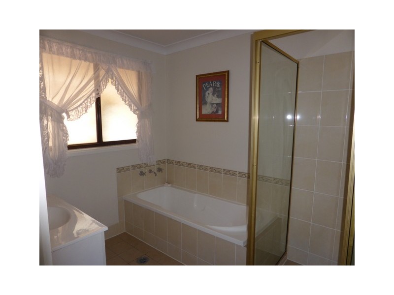 93 Victoria Street, Parkes NSW 2870