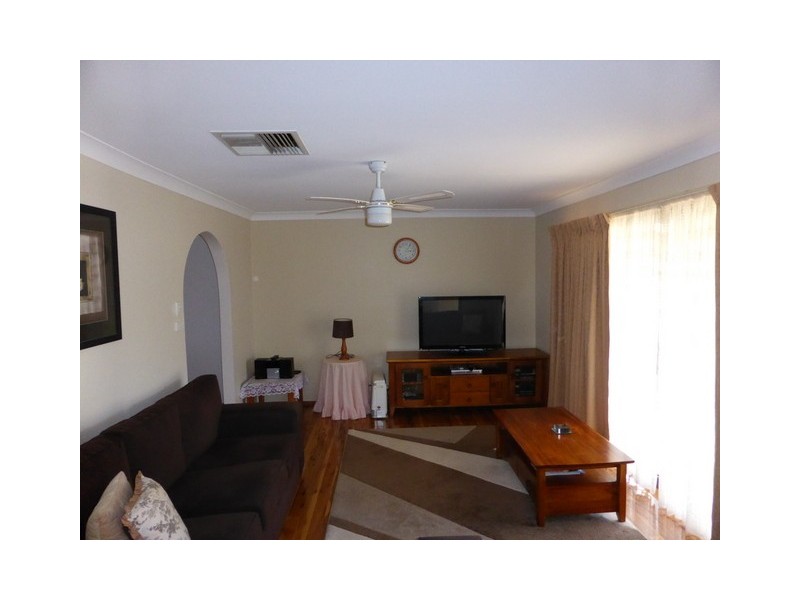 93 Victoria Street, Parkes NSW 2870