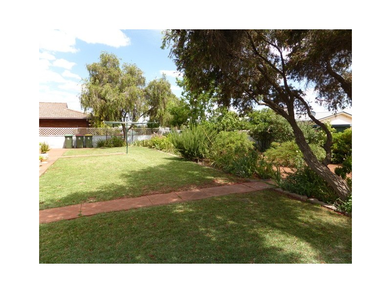 93 Victoria Street, Parkes NSW 2870