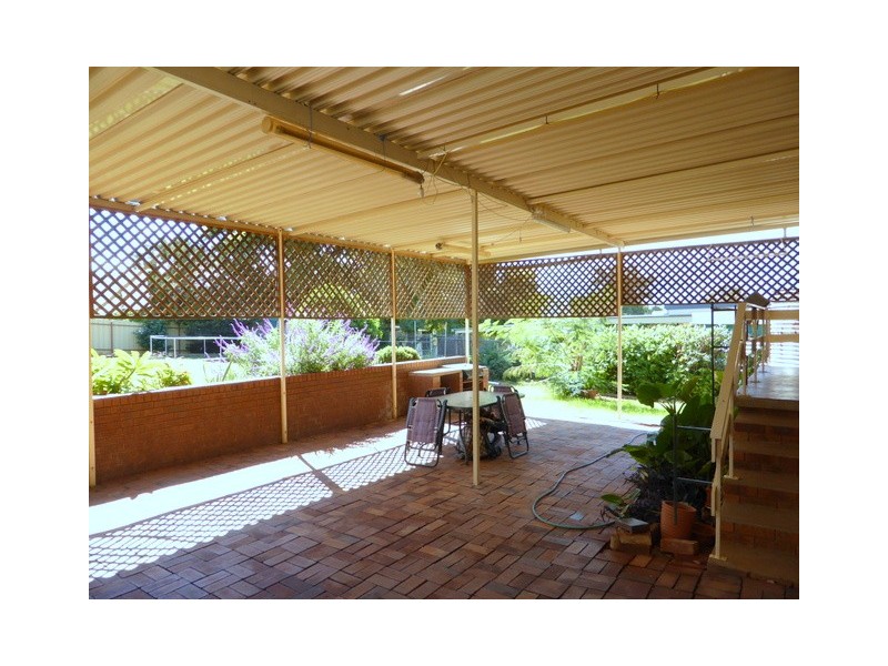 28 Evans Parade, Parkes NSW 2870
