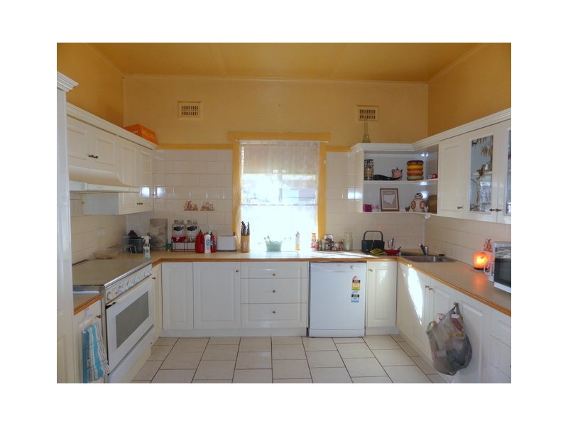 63 Bushman Street, Parkes NSW 2870