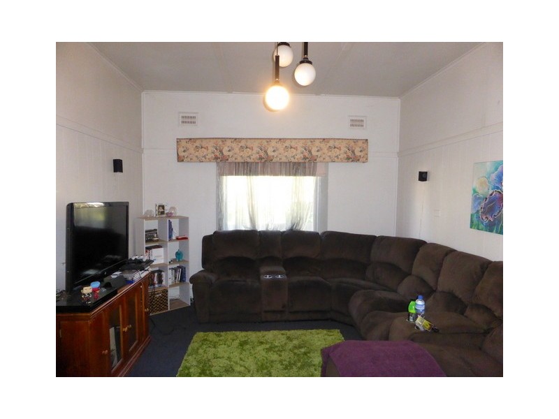 63 Bushman Street, Parkes NSW 2870