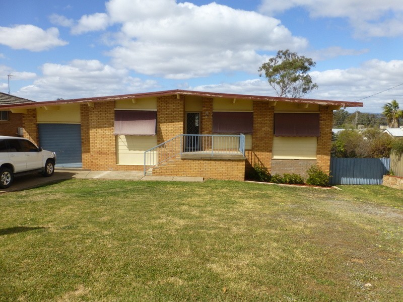 5 Lorking Street, Parkes NSW 2870