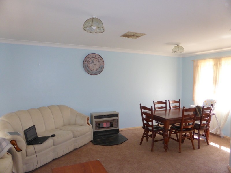 2 Warragrah Place, Parkes NSW 2870