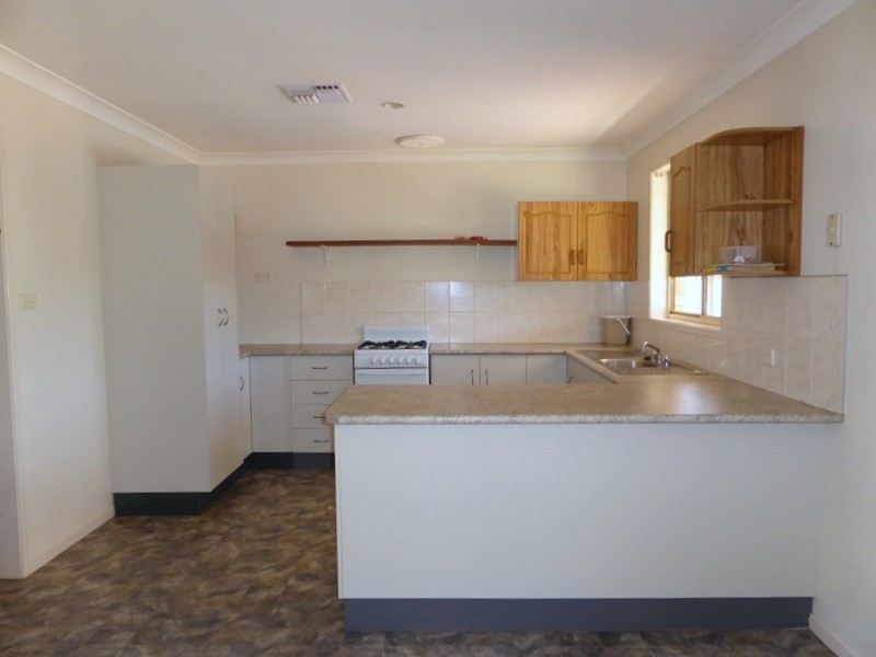 102 Dalton Street, Parkes NSW 2870
