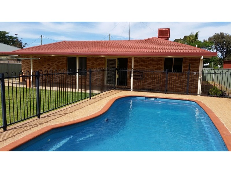 102 Dalton Street, Parkes NSW 2870