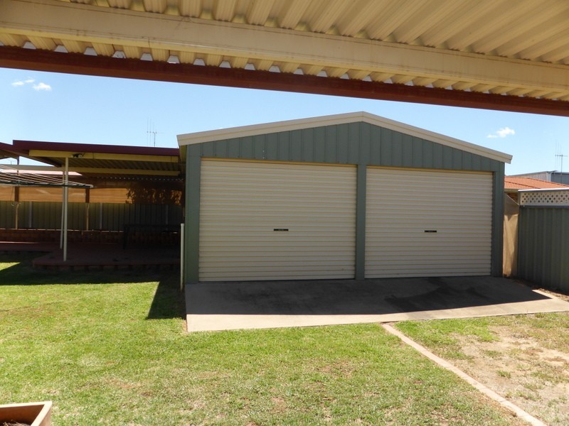 102 Dalton Street, Parkes NSW 2870