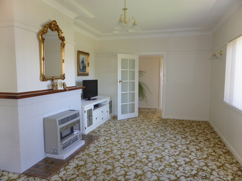 12 Pearce Street, Parkes NSW 2870