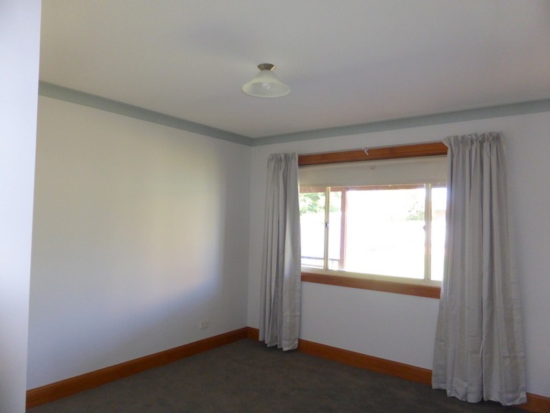 5 Christina Close, Parkes NSW 2870