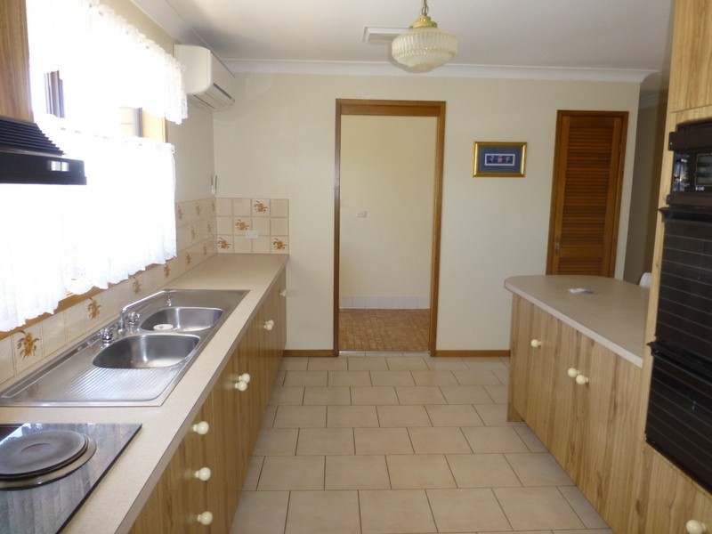 2 Russell Street, Parkes NSW 2870