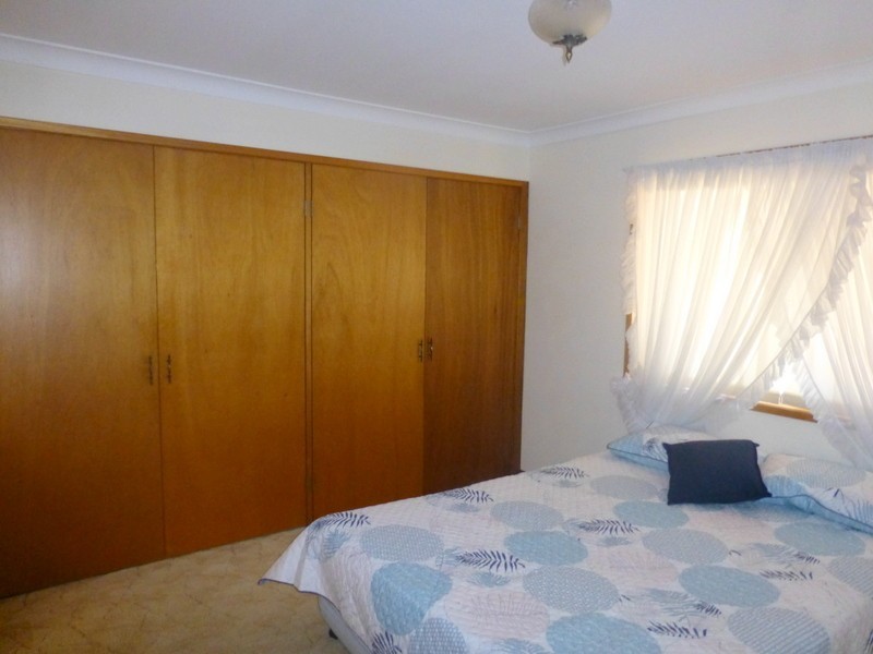 2 Russell Street, Parkes NSW 2870