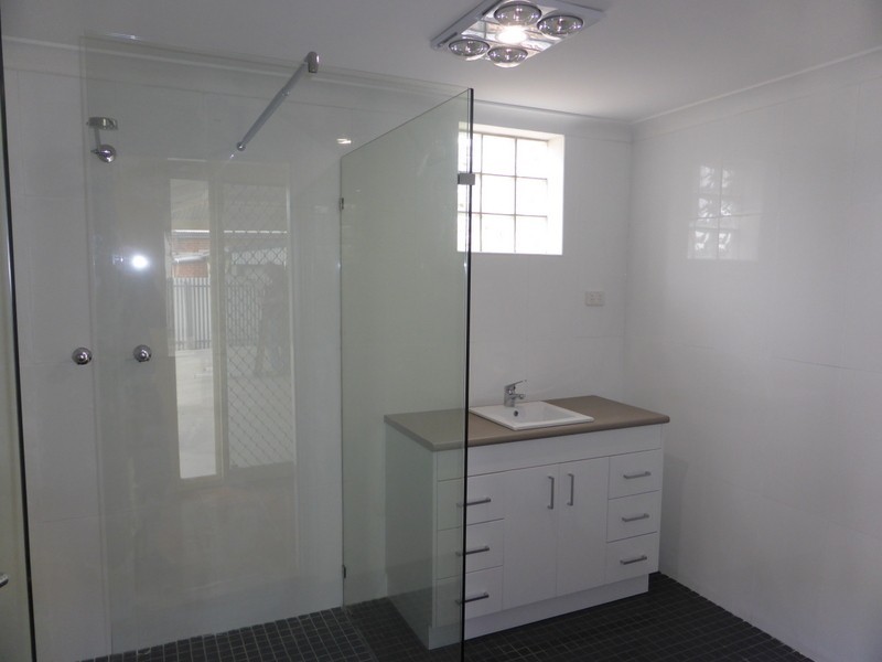 10 Phillips Street, Parkes NSW 2870